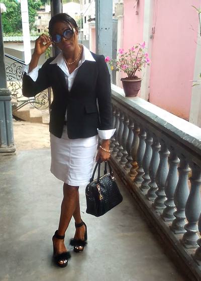 Christina 50 ans Yaoundé Centre Cameroun