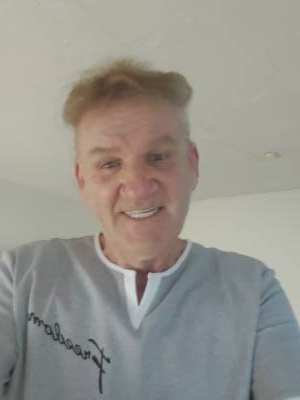 Micha 54 ans Gingen Allemagne