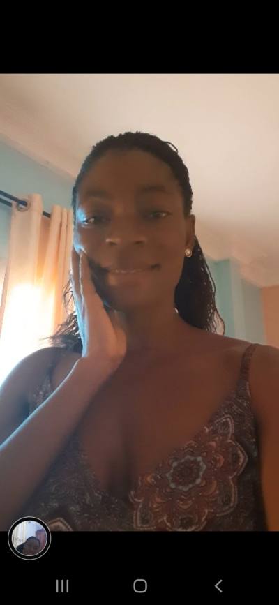 Nadine 32 ans Yaounde Cameroun