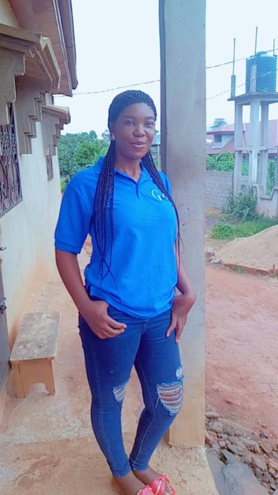 Yolande 33 Jahre Yaoundé Kamerun