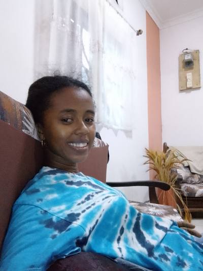 Janice 29 ans Tomasina  Madagascar