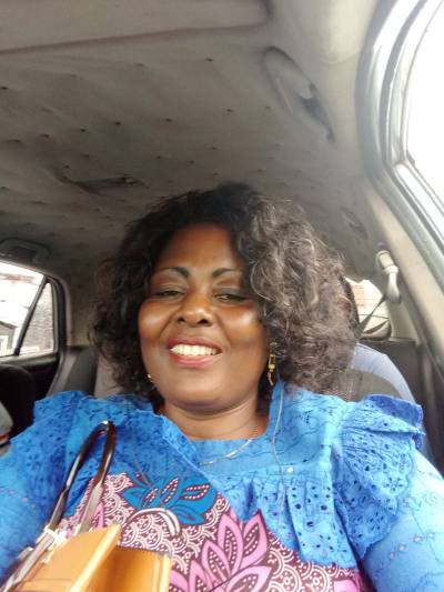 Beatrice 49 ans Douala Cameroun