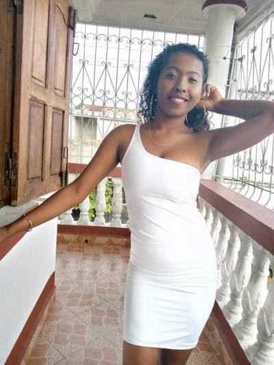 Francina 26 ans Toamasina Madagascar