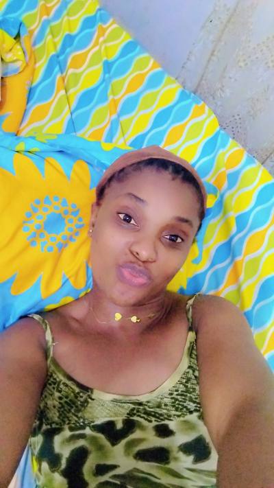 Flore 28 ans Yaoundé  Cameroun