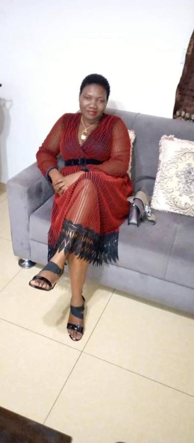 Jeanne 41 ans Yaoundé Cameroun