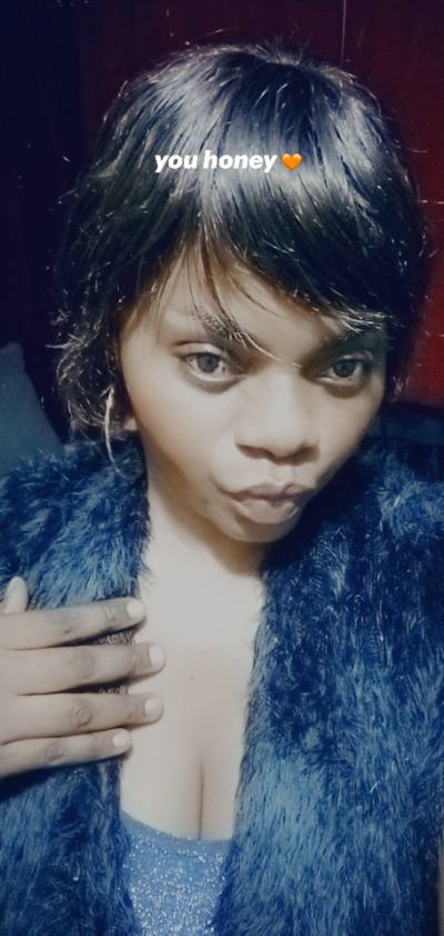 Corine  44 ans Province  Gabon