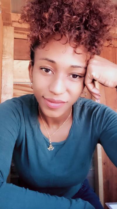 Jenny 28 ans Sambava Madagascar