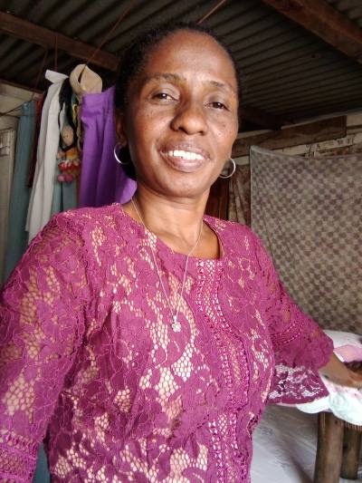 Armine 49 ans Toamasina Madagascar