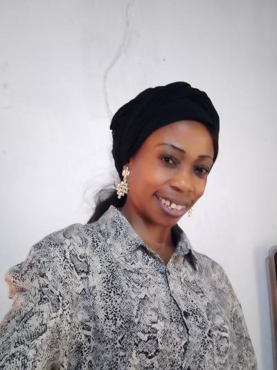 Arlette 42 Jahre Yaoundé  Kamerun