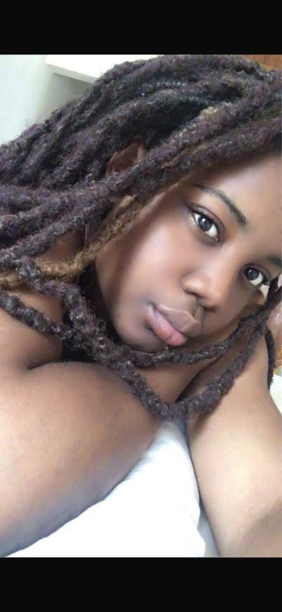 Anoushka 20 ans Mfoundi Cameroun