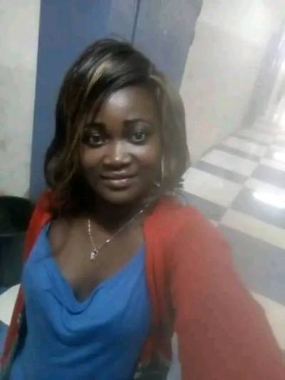 Seraphine 36 years Yaoundé Cameroon