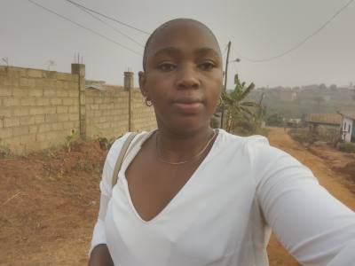 Ruth 28 Jahre Yaoundé  Kamerun