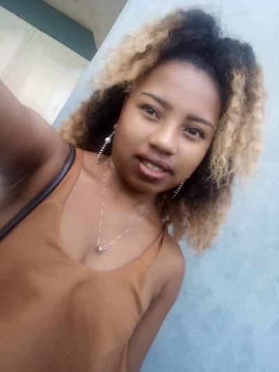 SANIA 28 ans Sambava  Madagascar