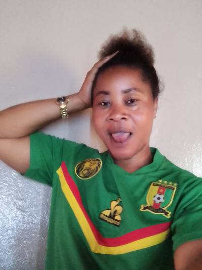 Clemence 41 years Yaoundé 4  Cameroun