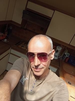 Fred  48 ans Liège Belgique