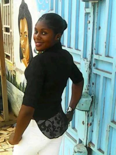 Perle 32 ans Yaoundé Cameroun