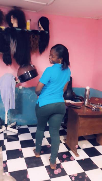 Pascaline 33 Jahre Okola Kamerun