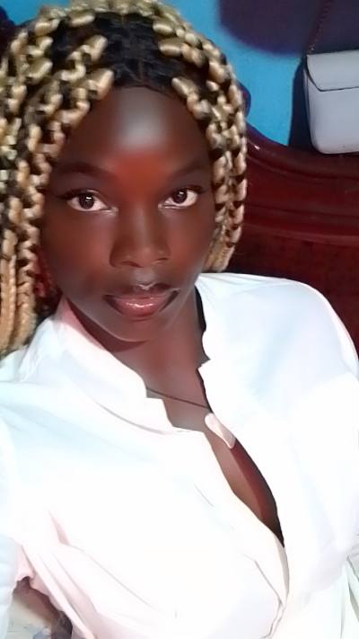 Agathe 29 ans Yaoundé  Cameroun