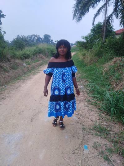 Josiane 31 Jahre Yaoundé Kamerun
