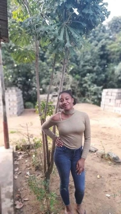 Nathalia 24 ans Sambava Madagascar