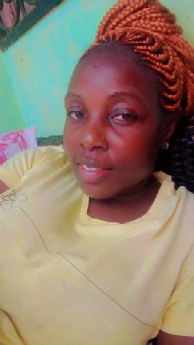 Lovelyne 32 years Yaoundé Cameroon