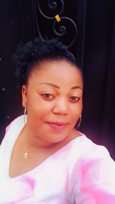 Nadine 34 ans Mbamoice Cameroun