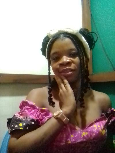 Nadia 34 ans Yaoundé  Cameroun