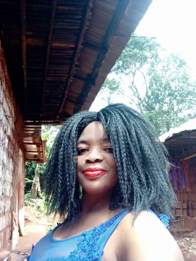 Marie 39 Jahre Bafoussam  Kamerun