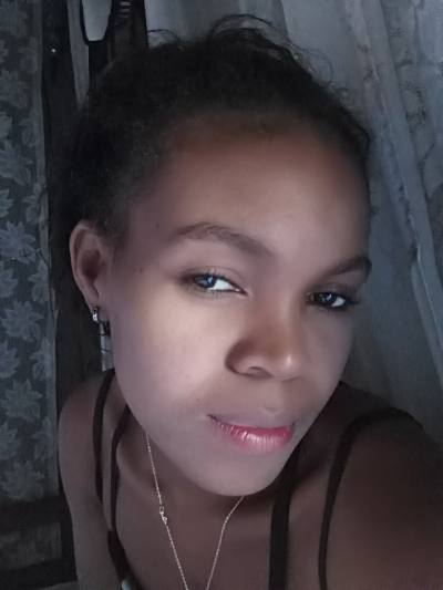 Licienne 29 ans Antalaha Madagascar