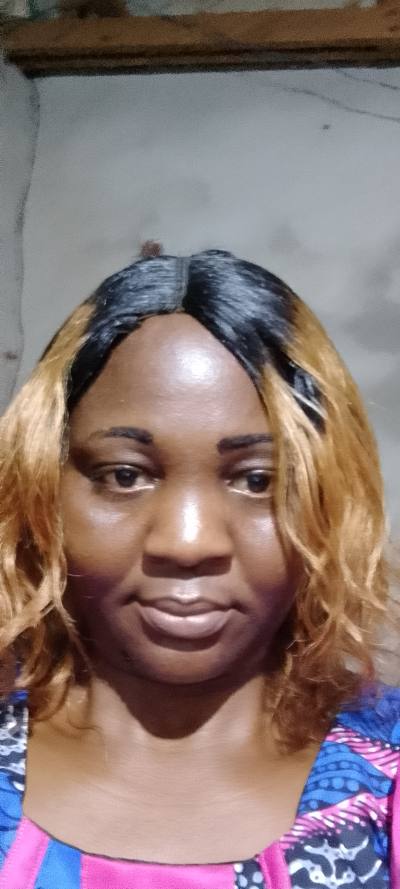 Victorine 42 ans Abong-mbang Cameroun