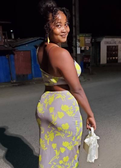 Vanouska 27 ans Toamasina Madagascar