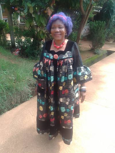 Pauline 59 ans Yaounde  Cameroun