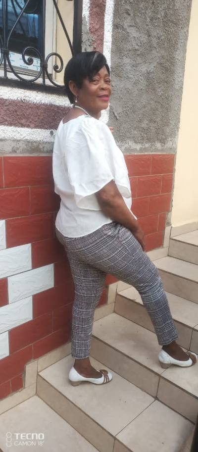 Anne marie 54 ans Yaounde  Cameroun