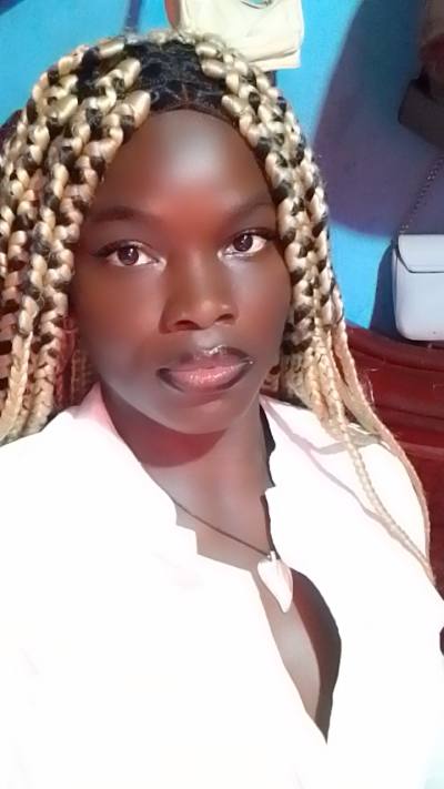 Agathe 29 ans Yaoundé  Cameroun