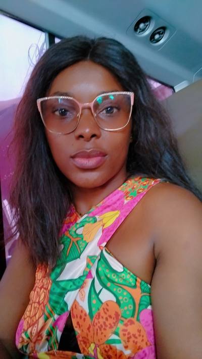 Flore 28 ans Yaoundé  Cameroun