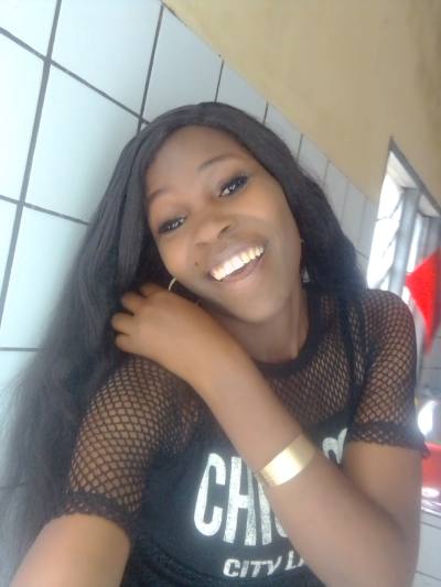 Pauline 33 ans Yaoundé Cameroun