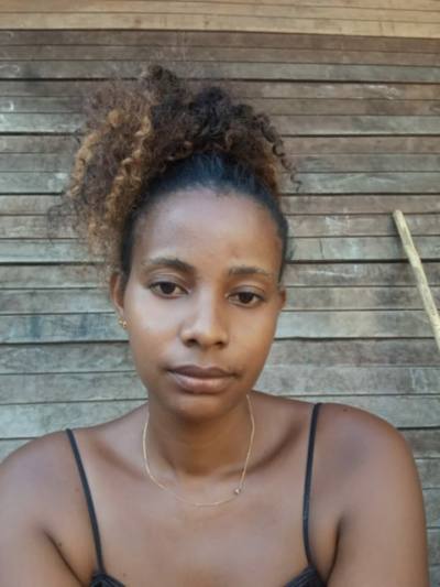 Yvonette 28 ans Sambava Madagascar