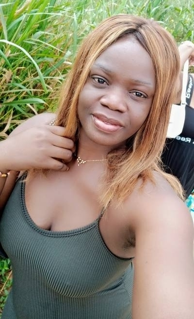 Josiane 32 ans Mfou Cameroun