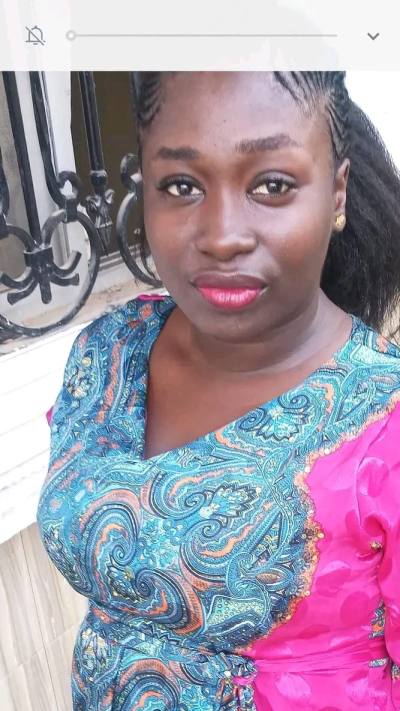 Henriette 32 Jahre Mbour  Senegal