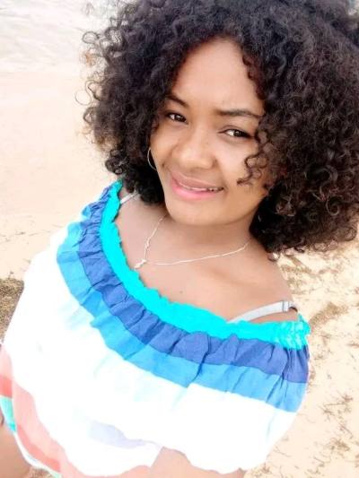 Marie 26 ans Sambava  Madagascar