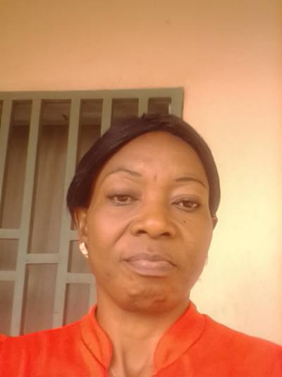 Yvette 48 ans Yaoundé 4 Cameroun