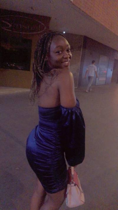 Epiphanie 23 ans Lausanne Suisse