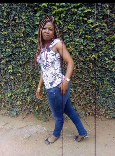 Ariane 31 years Yaoundé  Cameroun