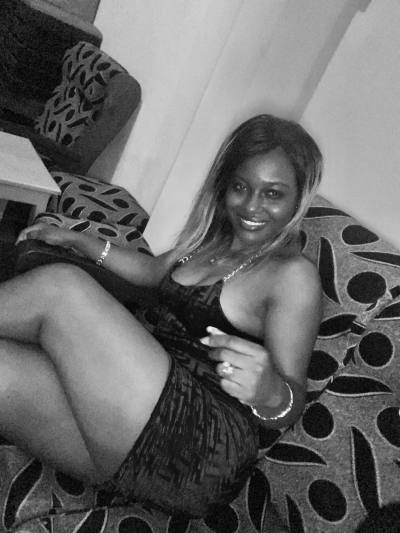 Emmanuelle 33 years Douala Cameroon