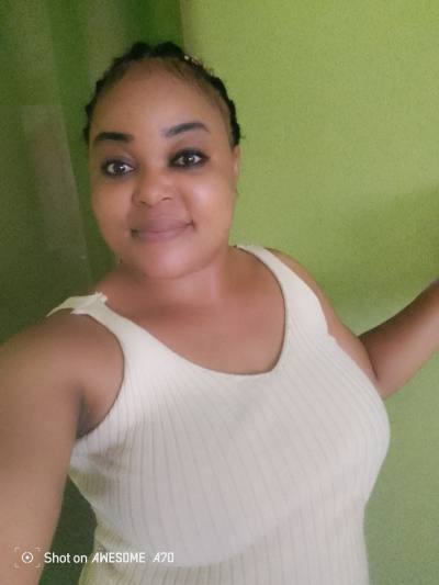 Marcelle 35 Jahre Yaoundé 1 Kamerun