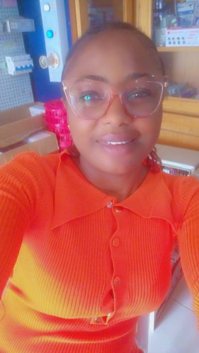 Lili 32 Jahre Douala  Kamerun