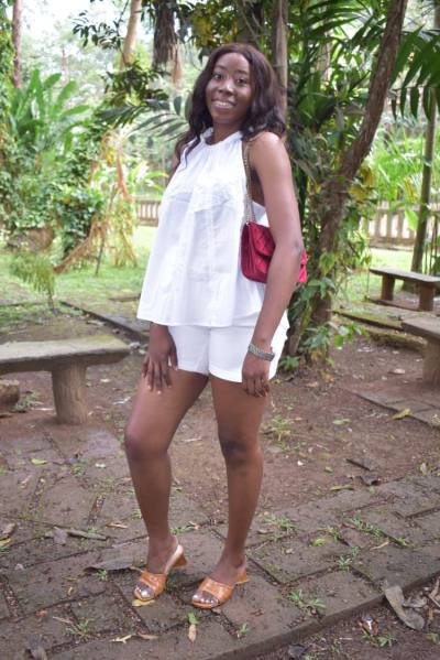 Michele 24 ans Centre Cameroun