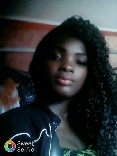 Michele 31 Jahre Douala Kamerun