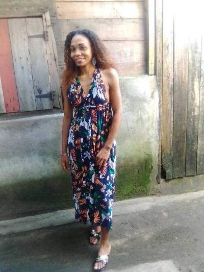 Joela 24 ans Tamatave Madagascar