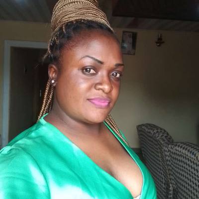 Linda 34 years Yaoundé Cameroon